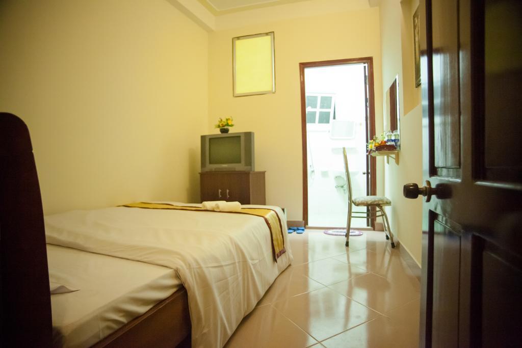 Happy Day 1 Hotel Da Lat Room photo
